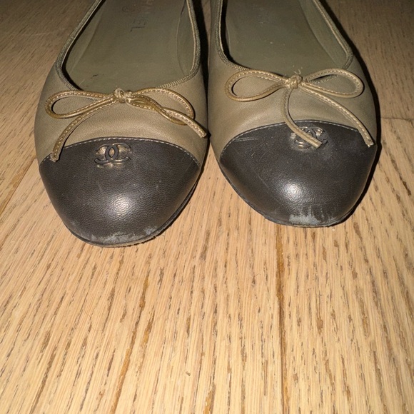 Chanel Ballet Flats Size 40, Black & Olive - Picture 5 of 7